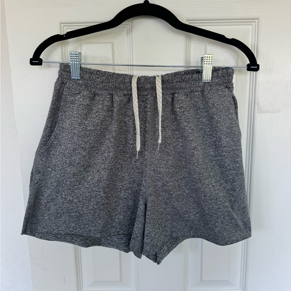 Vuori Boyfriend Shorts XS